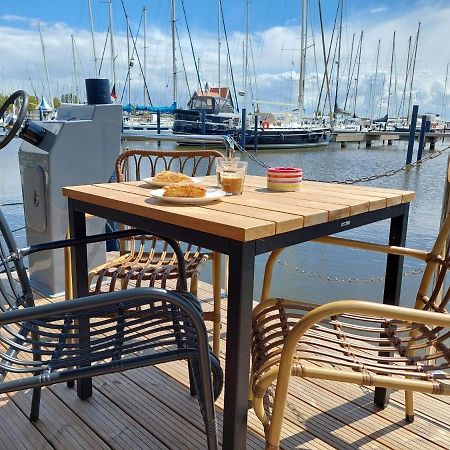 Hotel Luxury Houseboat In Volendam Marina Exteriér fotografie