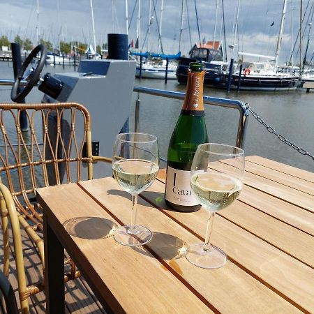 Hotel Luxury Houseboat In Volendam Marina Exteriér fotografie